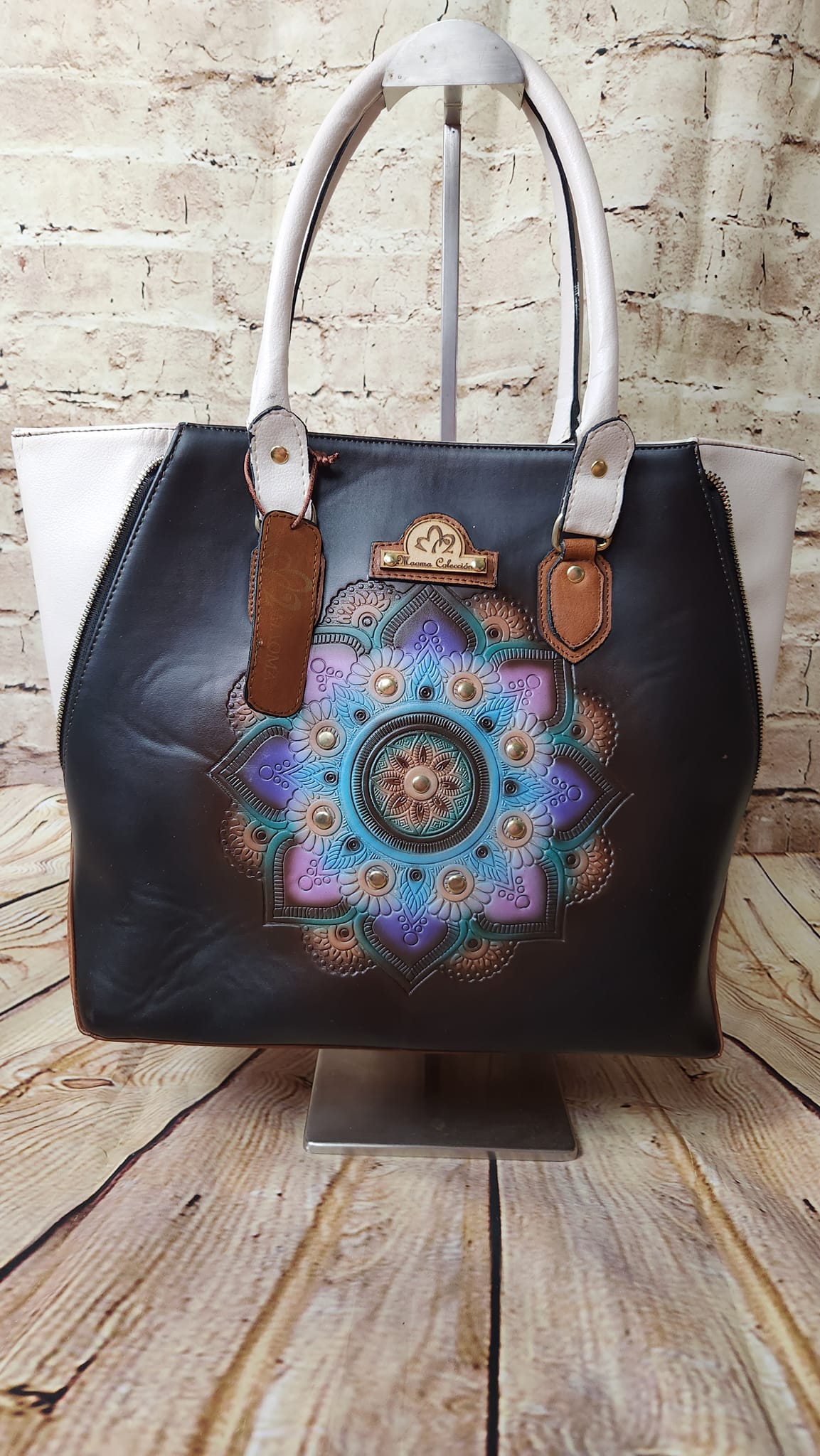 LEATHER SUNFLOWER BAG Unique Tooled and Hand Painted Leather - Etsy UK |  Artisan leather bag, Hand painted leather, Vintage leather bag